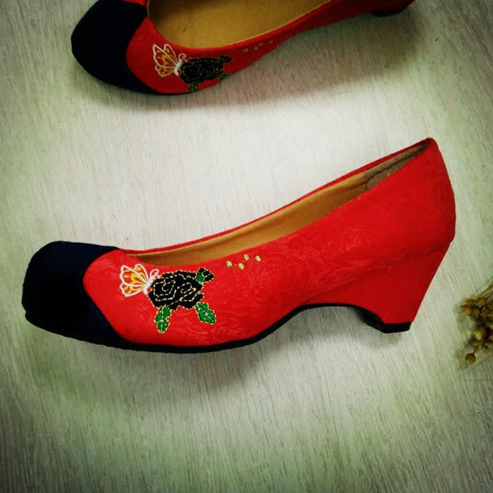 Hanbok Red Embroidered Hook Shoes