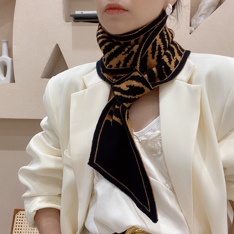 Classic Black And White Autumn And Winter All-match Small Scarf