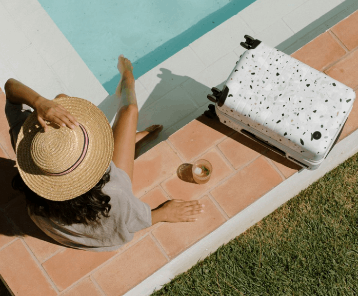 Canadian Front Open Lid Pull-rod Boarding Box