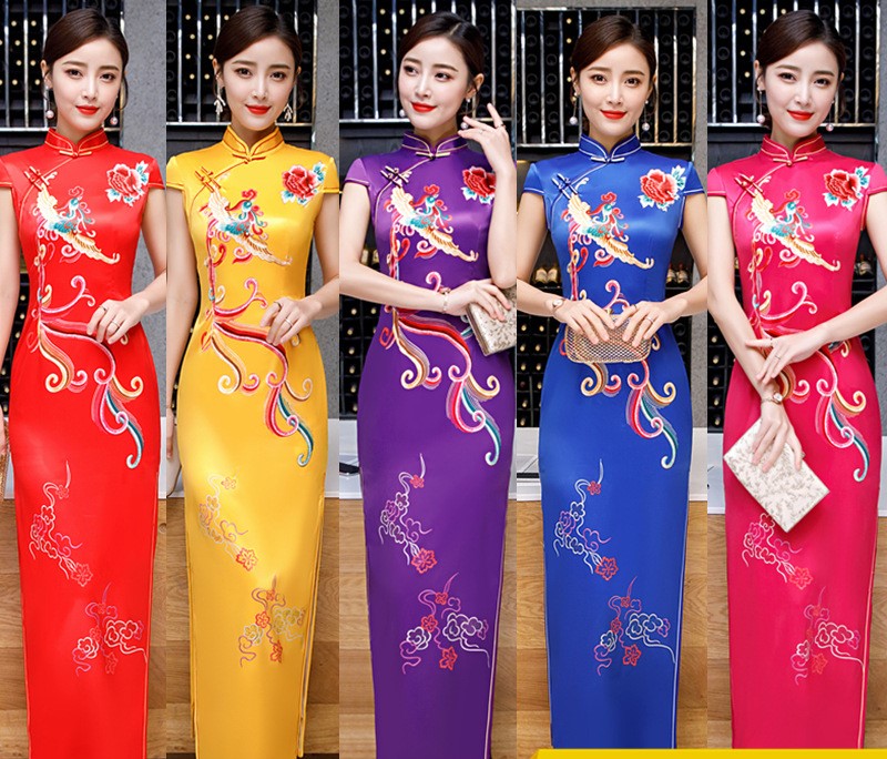 Retro and improved women's long cheongsam