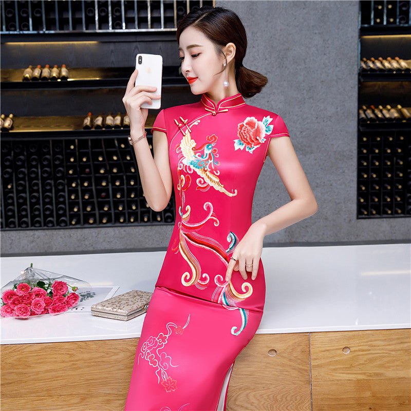 Retro and improved women's long cheongsam