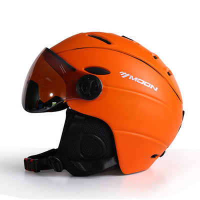 safety helmet with goggles integrated