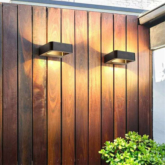 Outdoor Wall Lamp At Courtyard Gate - globaltradeleader