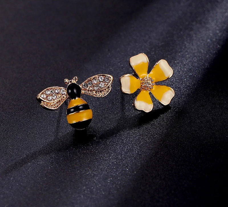 2022Fashionable simple sweet cute little bee earrings - globaltradeleader