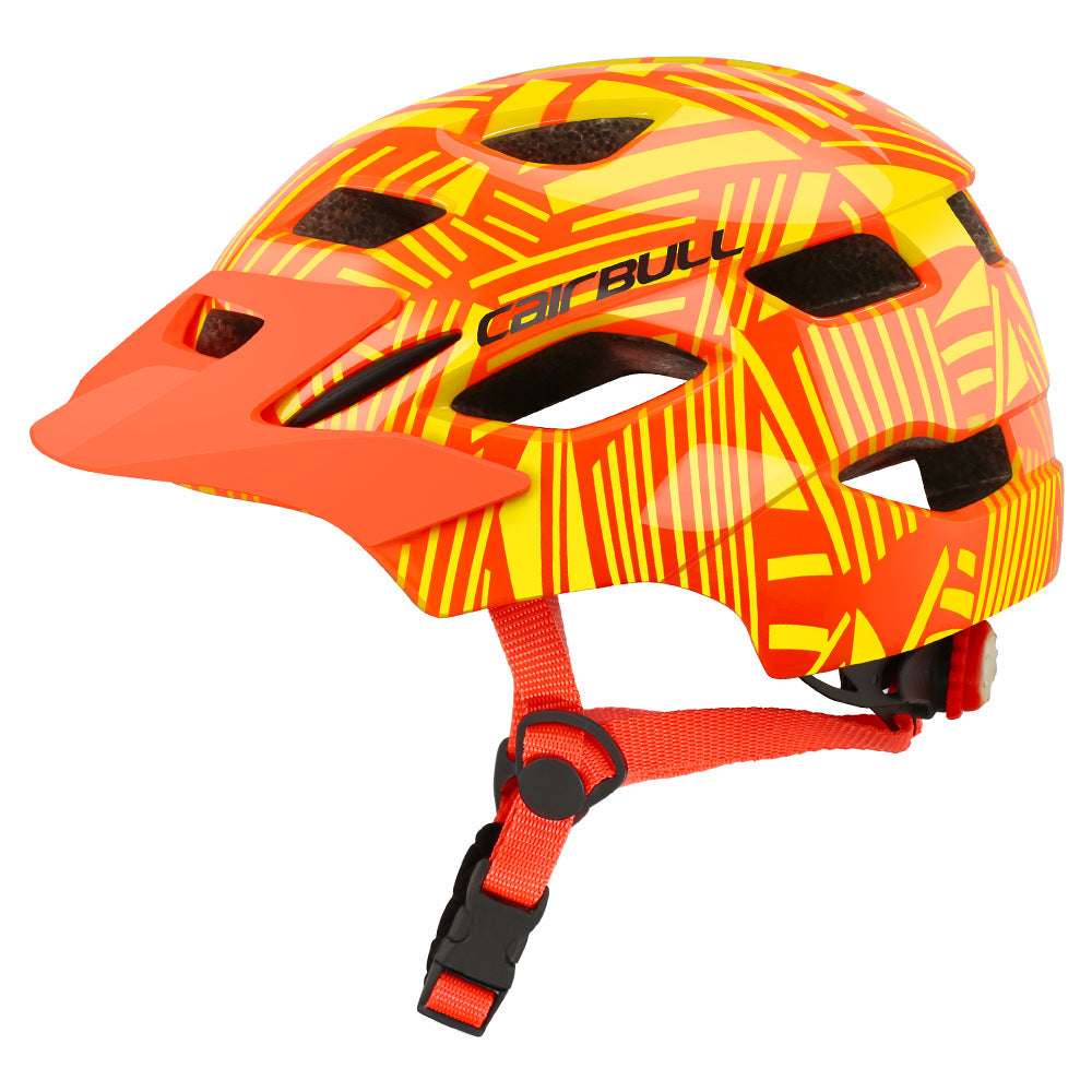 Balanced wheel sliding riding helmet