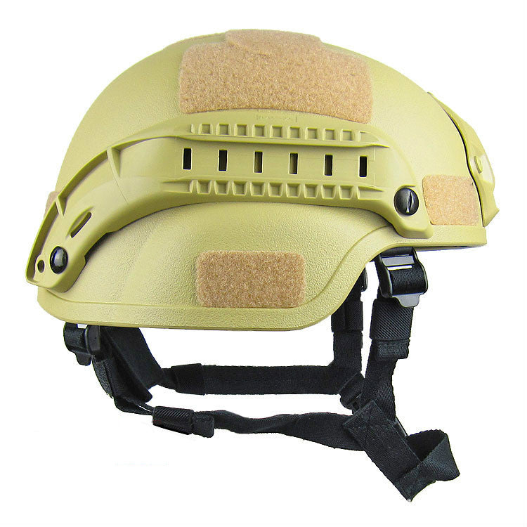 Simple mobile version of the field CS riding helmet