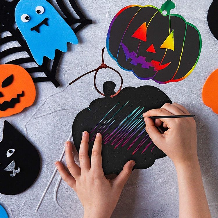 24 Pieces Of Four Patterns DIY Halloween Colorful Scratch Painting