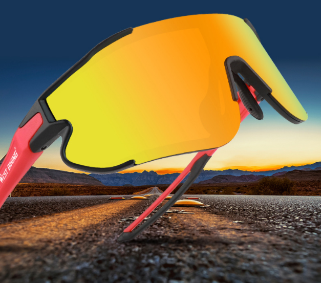 Polarized light discoloration and windproof riding glasses