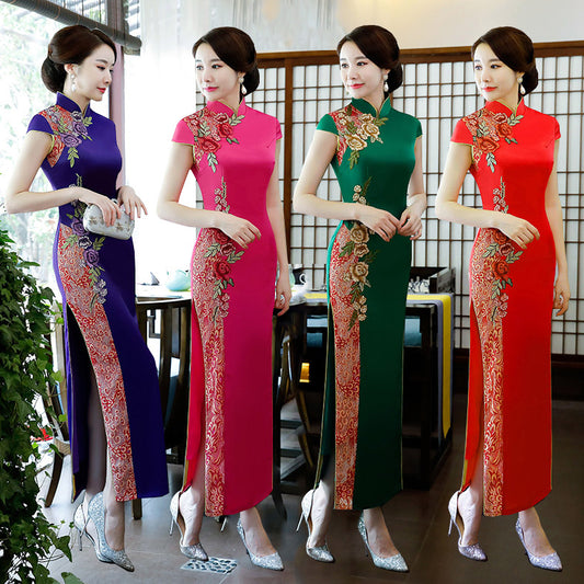 Red wedding cheongsam toast