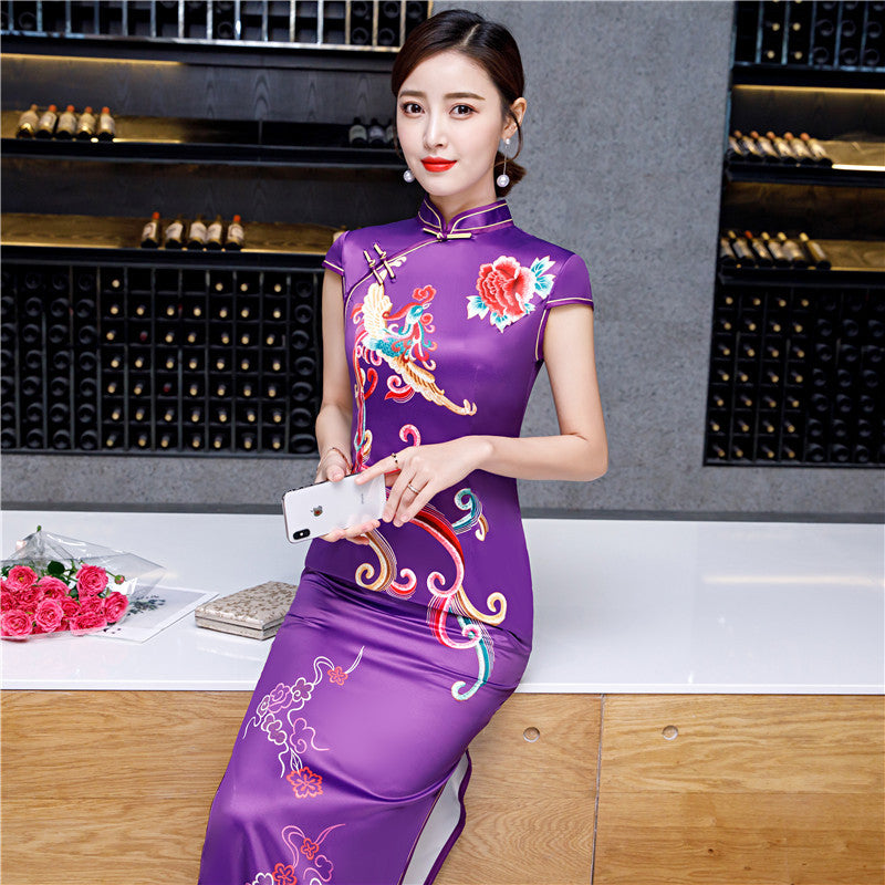 Retro and improved women's long cheongsam