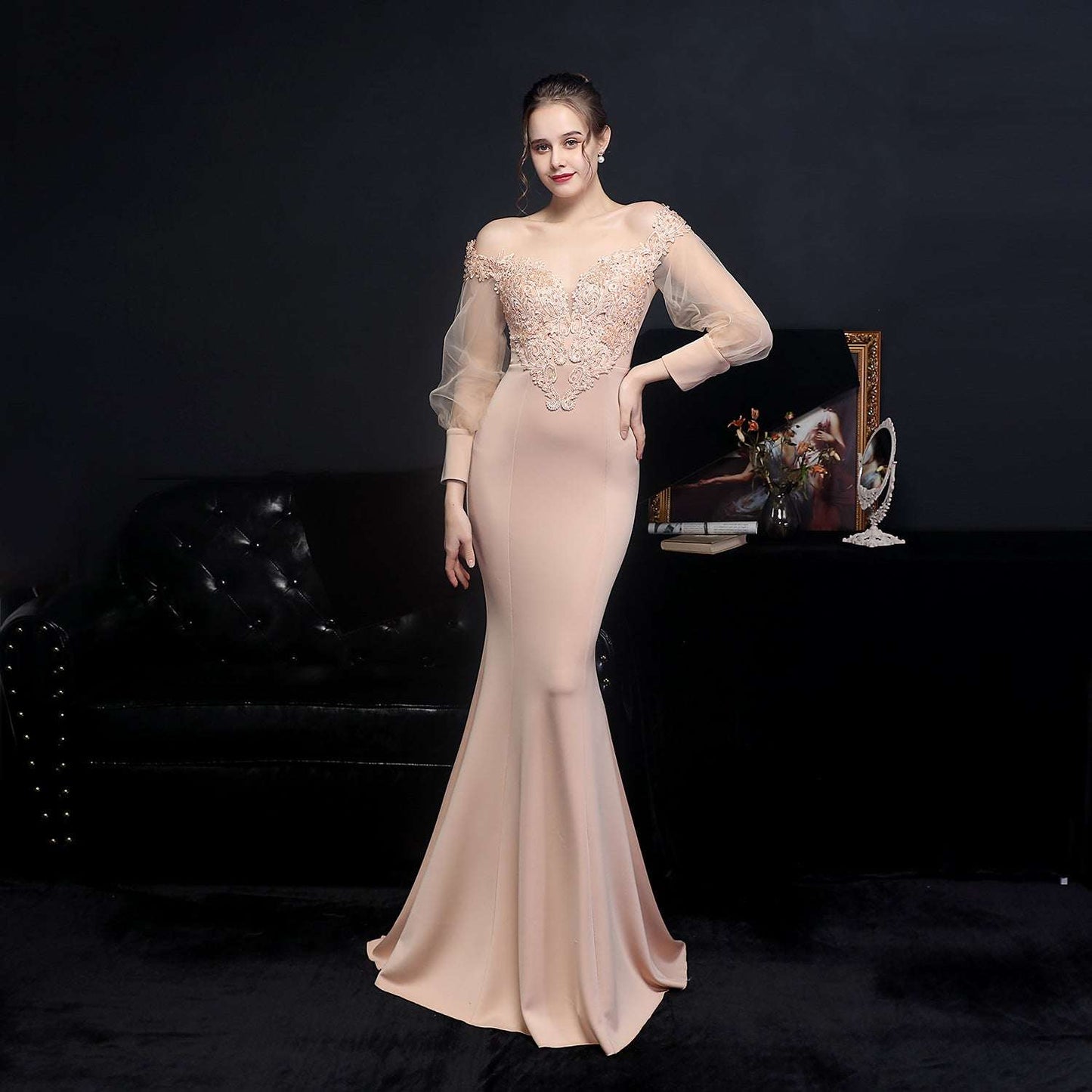 Full Craft Lace Hot Long-sleeved Evening Dress Tail Skirt
