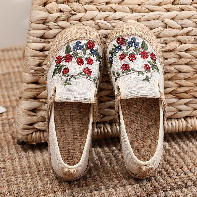 Ethnic Style Embroidered Shallow Cut Low Top Old Beijing Cloth Shoes