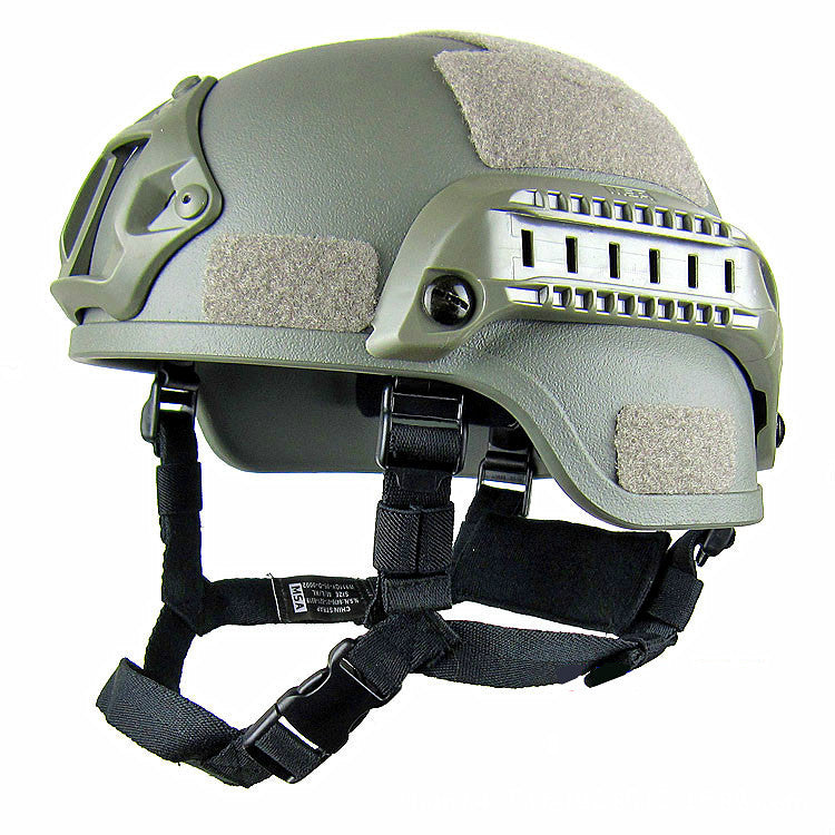 Simple mobile version of the field CS riding helmet