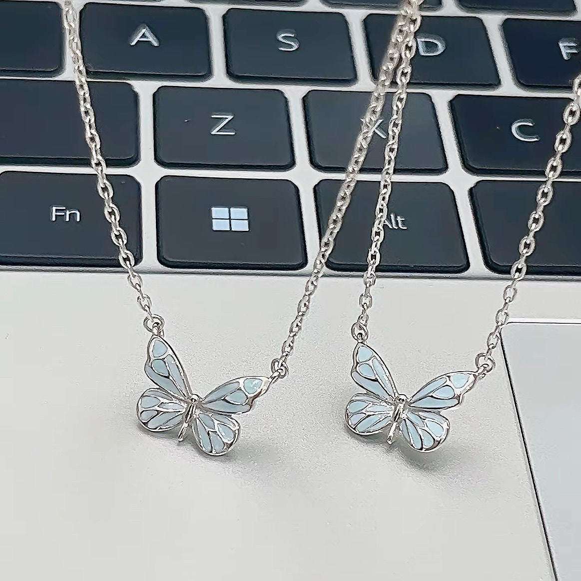 Fashion Blue Luminous Butterfly Necklace Bracelet Set For Glow In The Dark Women Clavicle Chain Choker Party Jewelry Set Gift - globaltradeleader