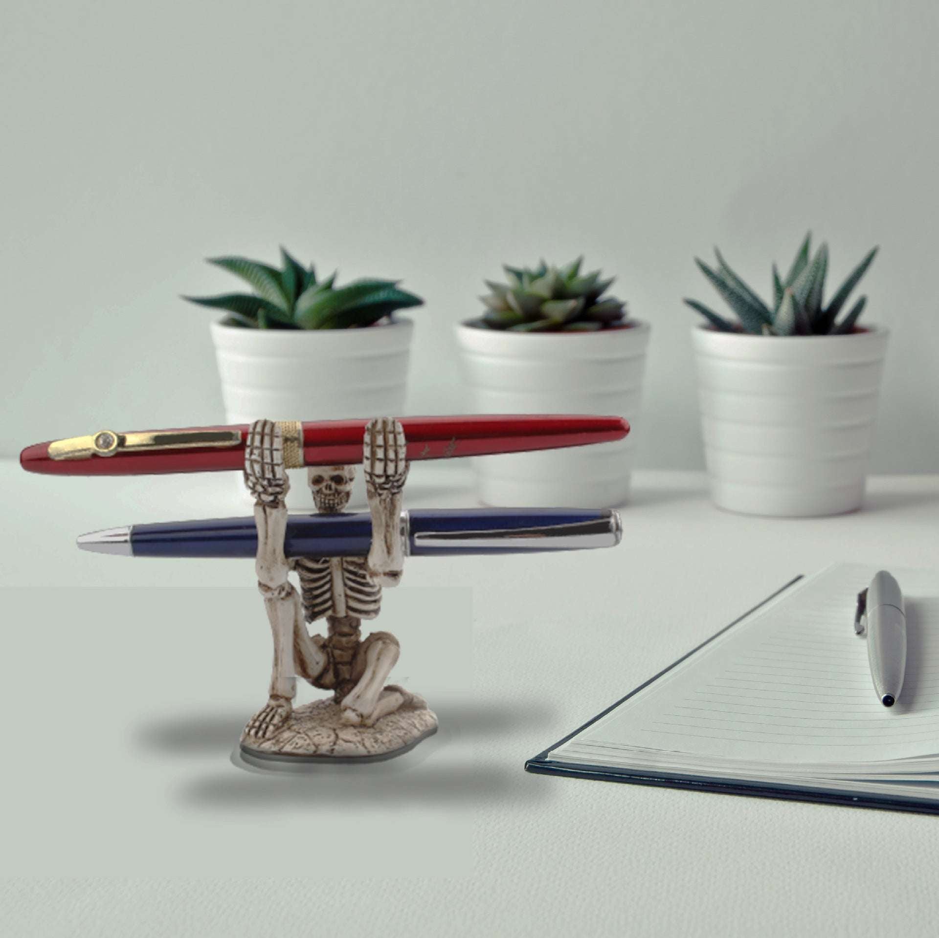 Creative Desktop Small Skull Pen Holder Stationery Storage Rack