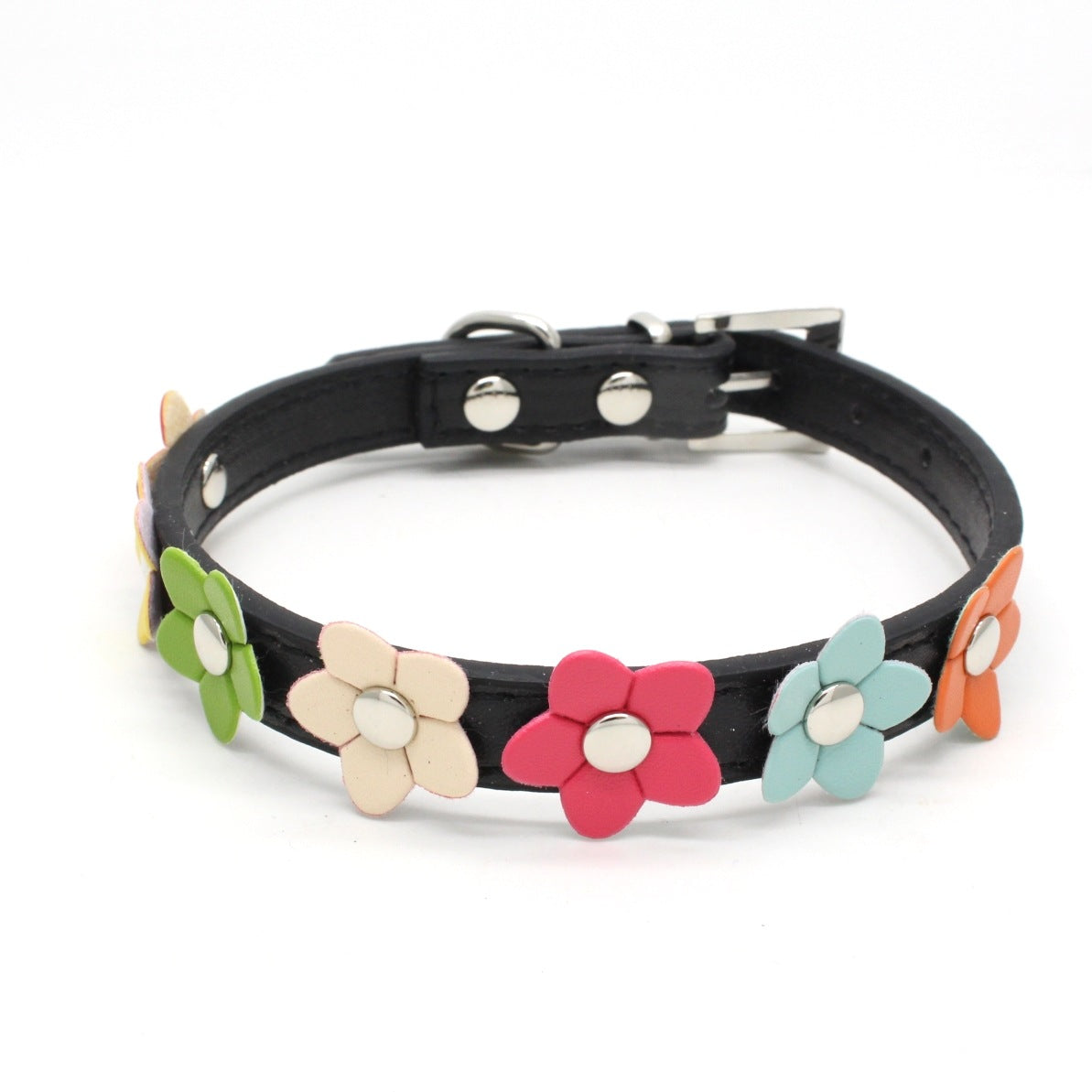 A Row Of Small Flower PU Pet Collar