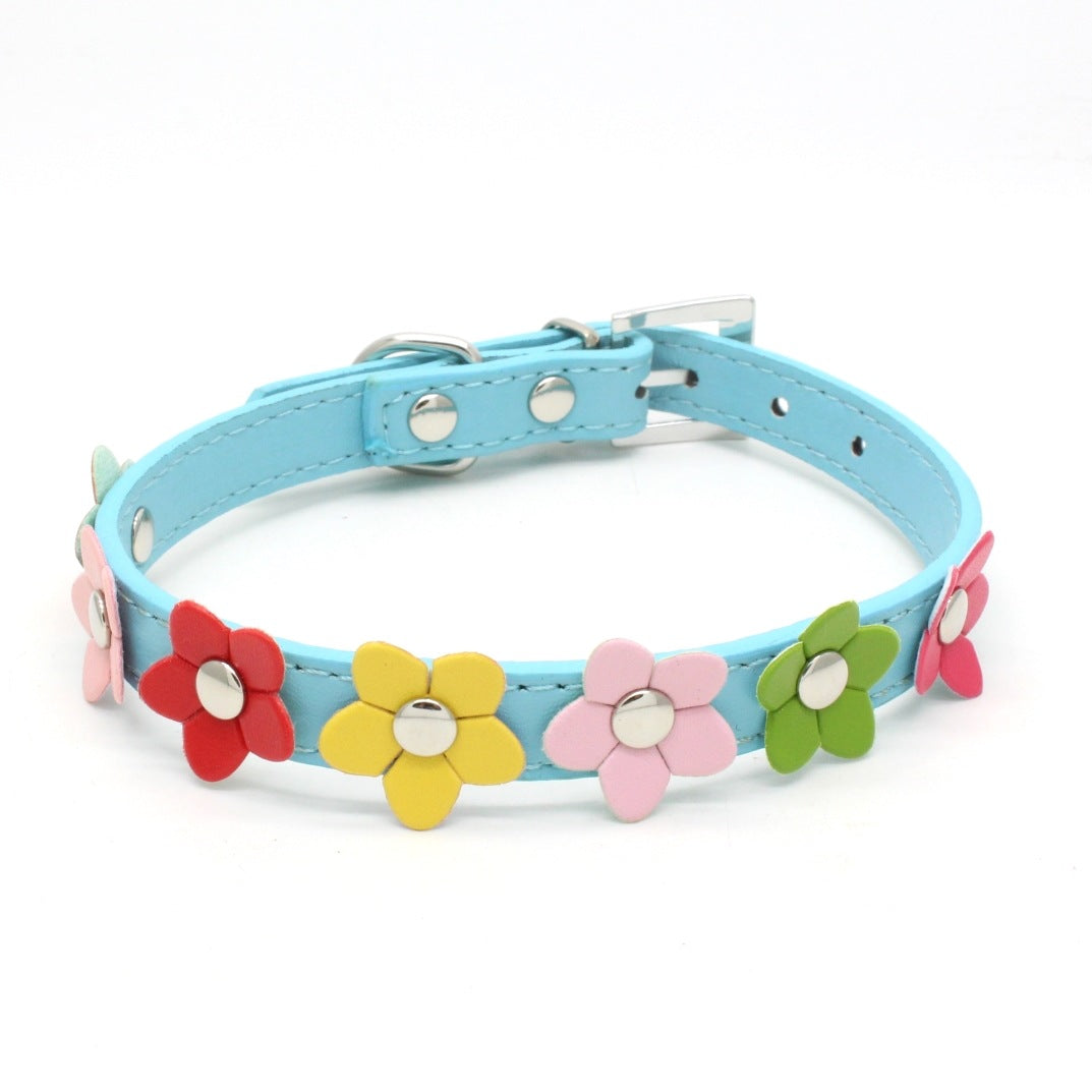 A Row Of Small Flower PU Pet Collar