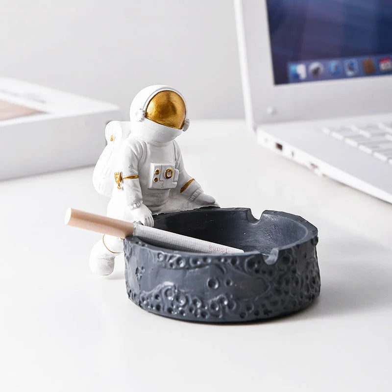 Cartoon Astronaut Resin Ornament Ashtray - globaltradeleader