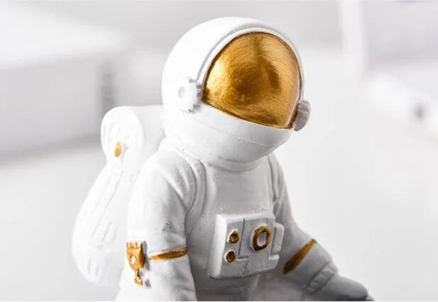 Cartoon Astronaut Resin Ornament Ashtray - globaltradeleader