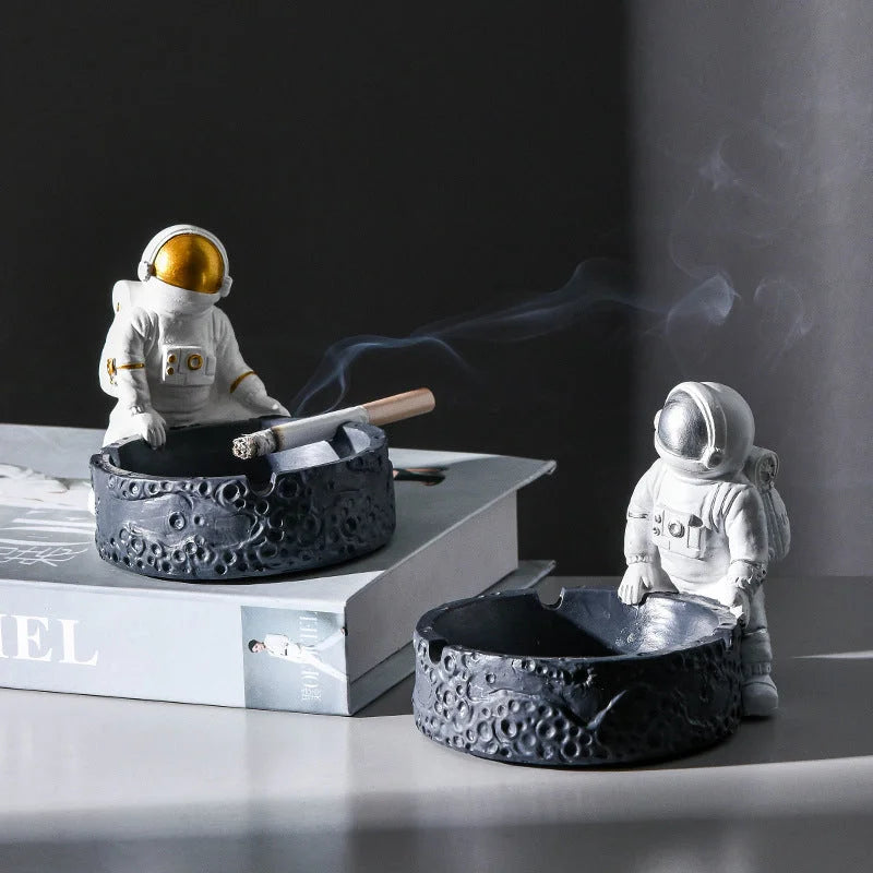 Cartoon Astronaut Resin Ornament Ashtray - globaltradeleader