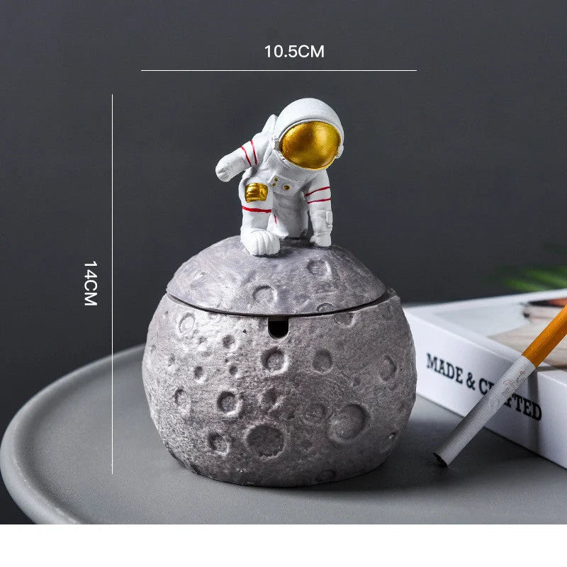 Cartoon astronaut ashtray - globaltradeleader
