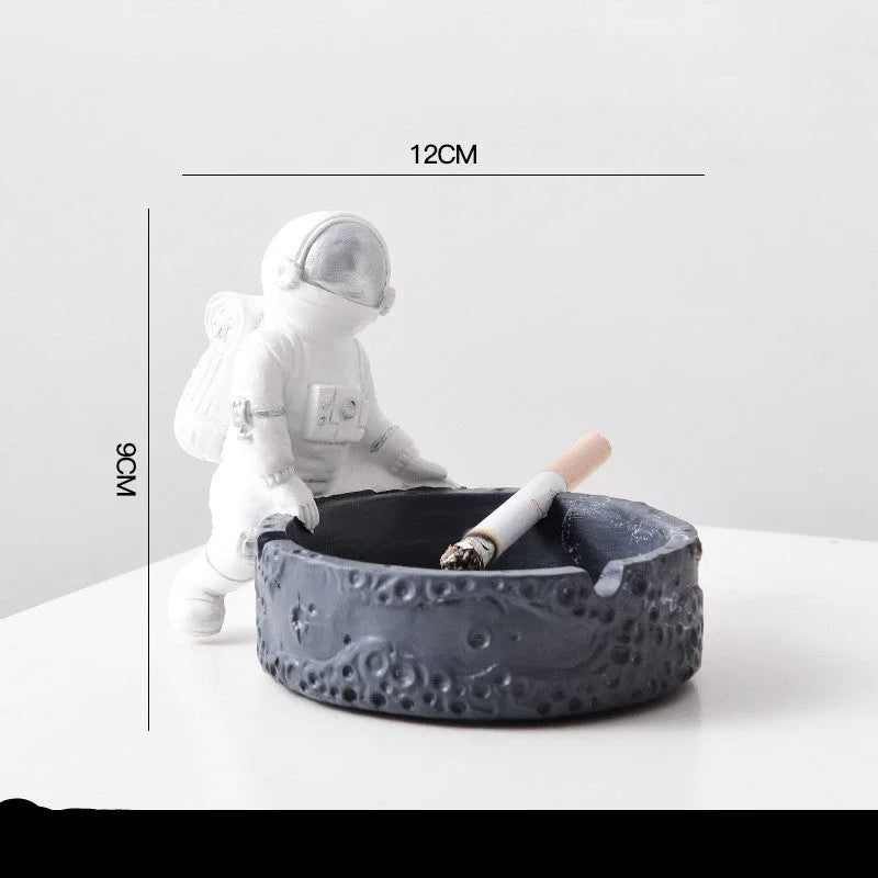 Cartoon astronaut ashtray - globaltradeleader