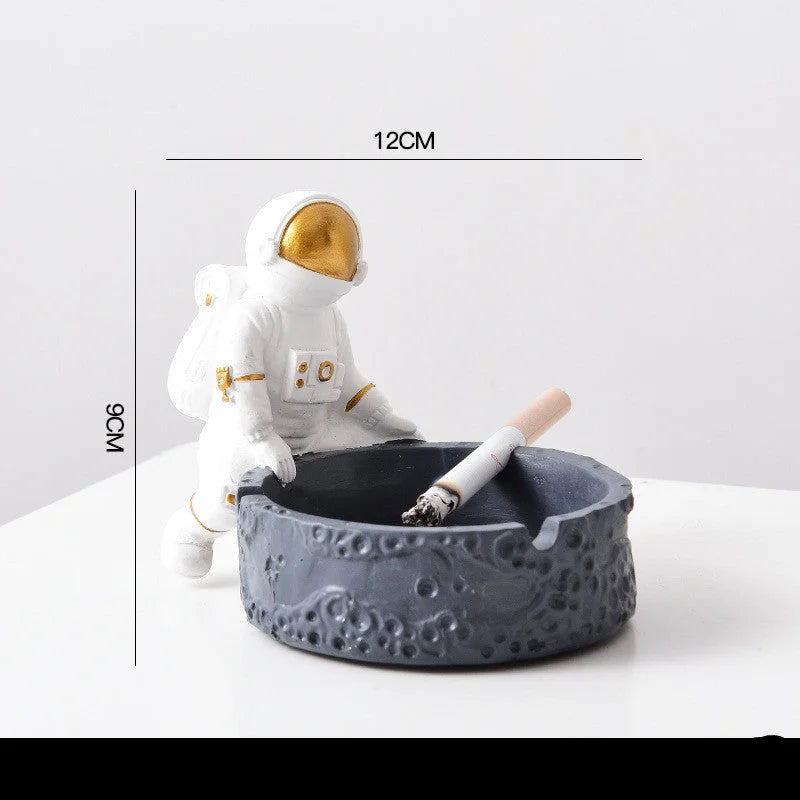 Cartoon astronaut ashtray - globaltradeleader