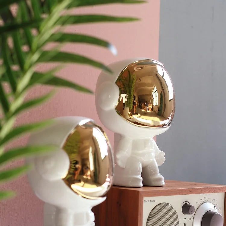 Cute And Cute Astronaut Astronaut Wine Cabinet Study Small Ornament - globaltradeleader