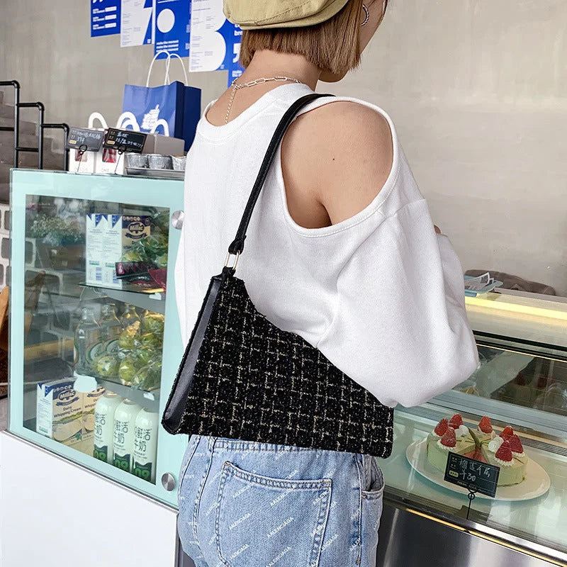 Ladies Small Fragrance Bag Handbag 2022 New Trendy Fashion Simple One Shoulder Underarm Bag Net Red Messenger Bag