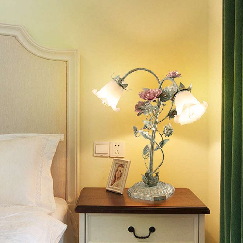 Pastoral Flowers And Plants Bedroom Bedside Lamp - globaltradeleader