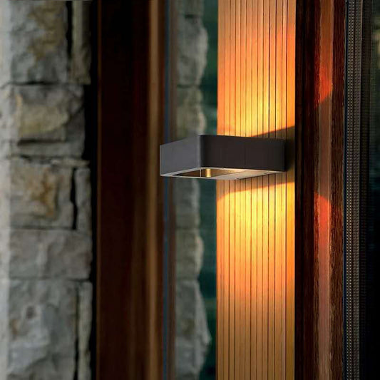 Outdoor Wall Lamp At Courtyard Gate - globaltradeleader