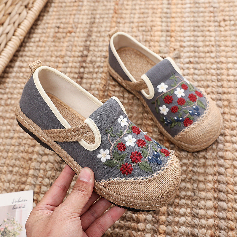 Ethnic Style Embroidered Shallow Cut Low Top Old Beijing Cloth Shoes