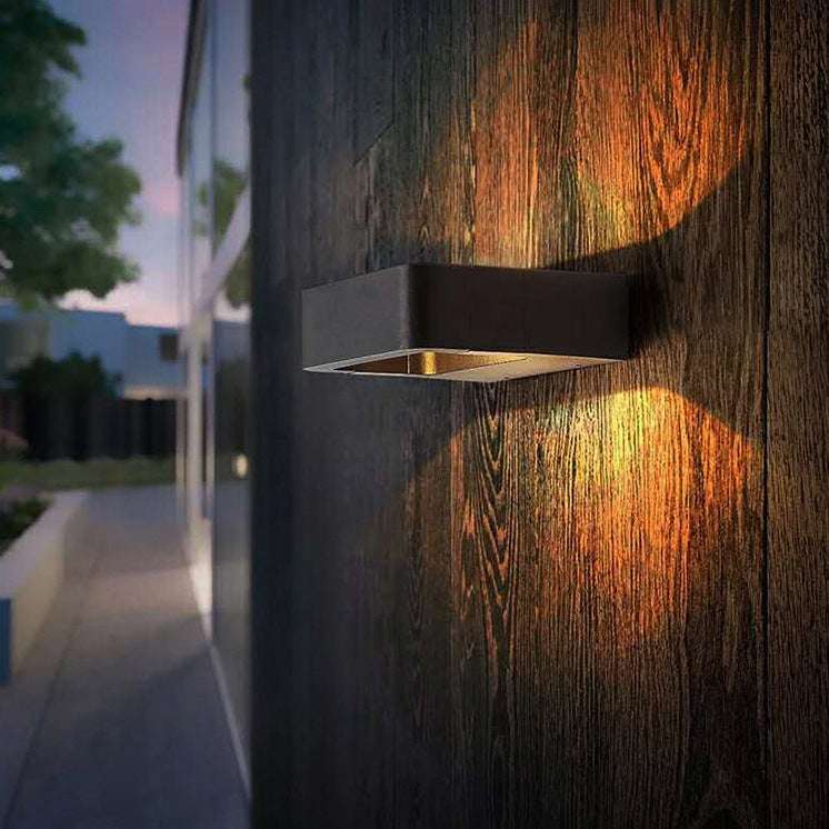 Outdoor Wall Lamp At Courtyard Gate - globaltradeleader