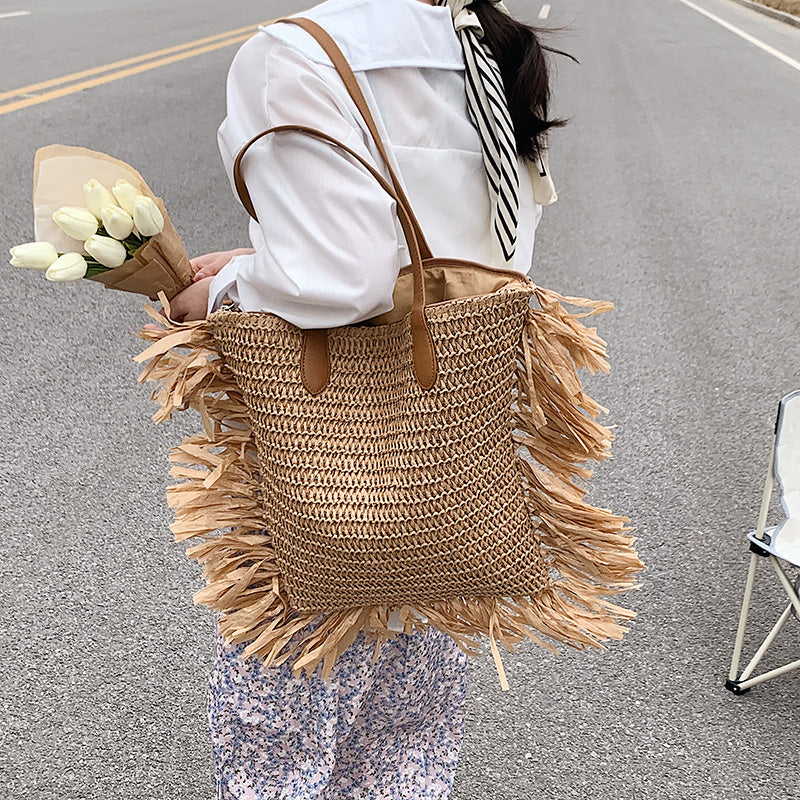 Wicker Rattan High Capacity Tassel Designer Big Straw Side Bags For Women 2022 Trendy Summer Fashion Shoulder Bag Beach Handbags