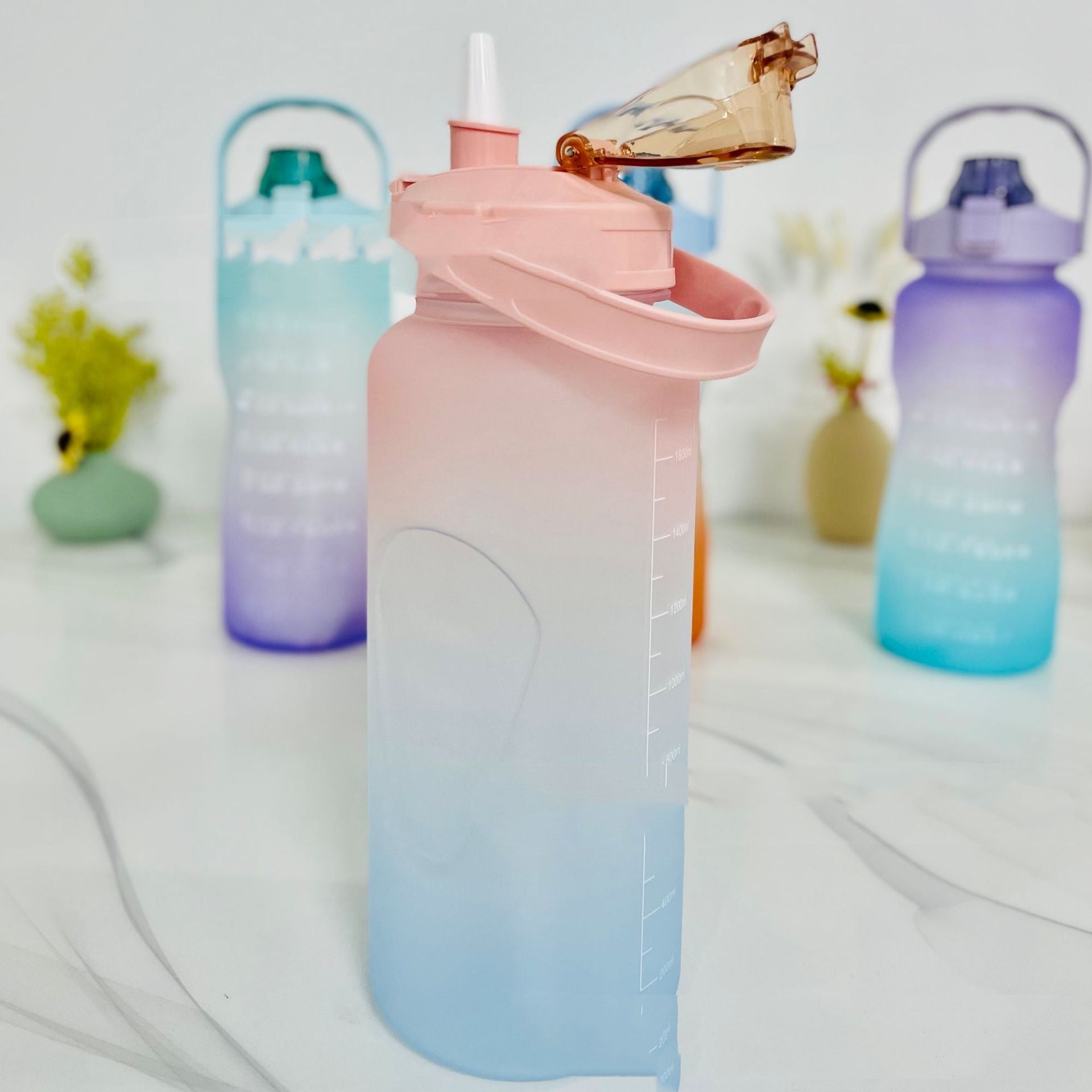 2.2L Large Capacity Half Gallon Plastic Space Cup