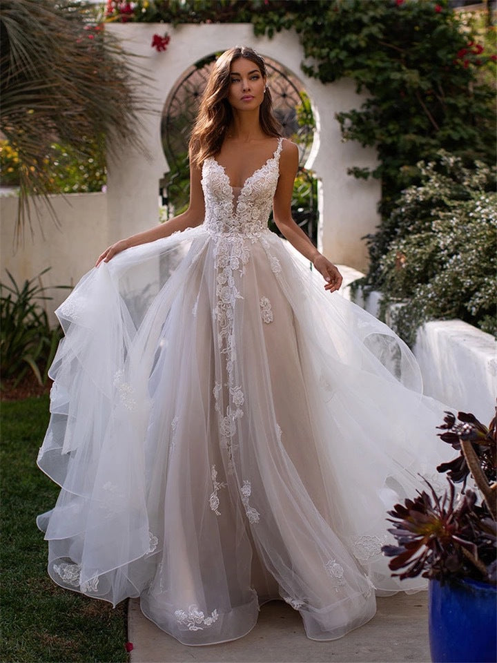 New Slim And Deep V Suspender Light Wedding Dress