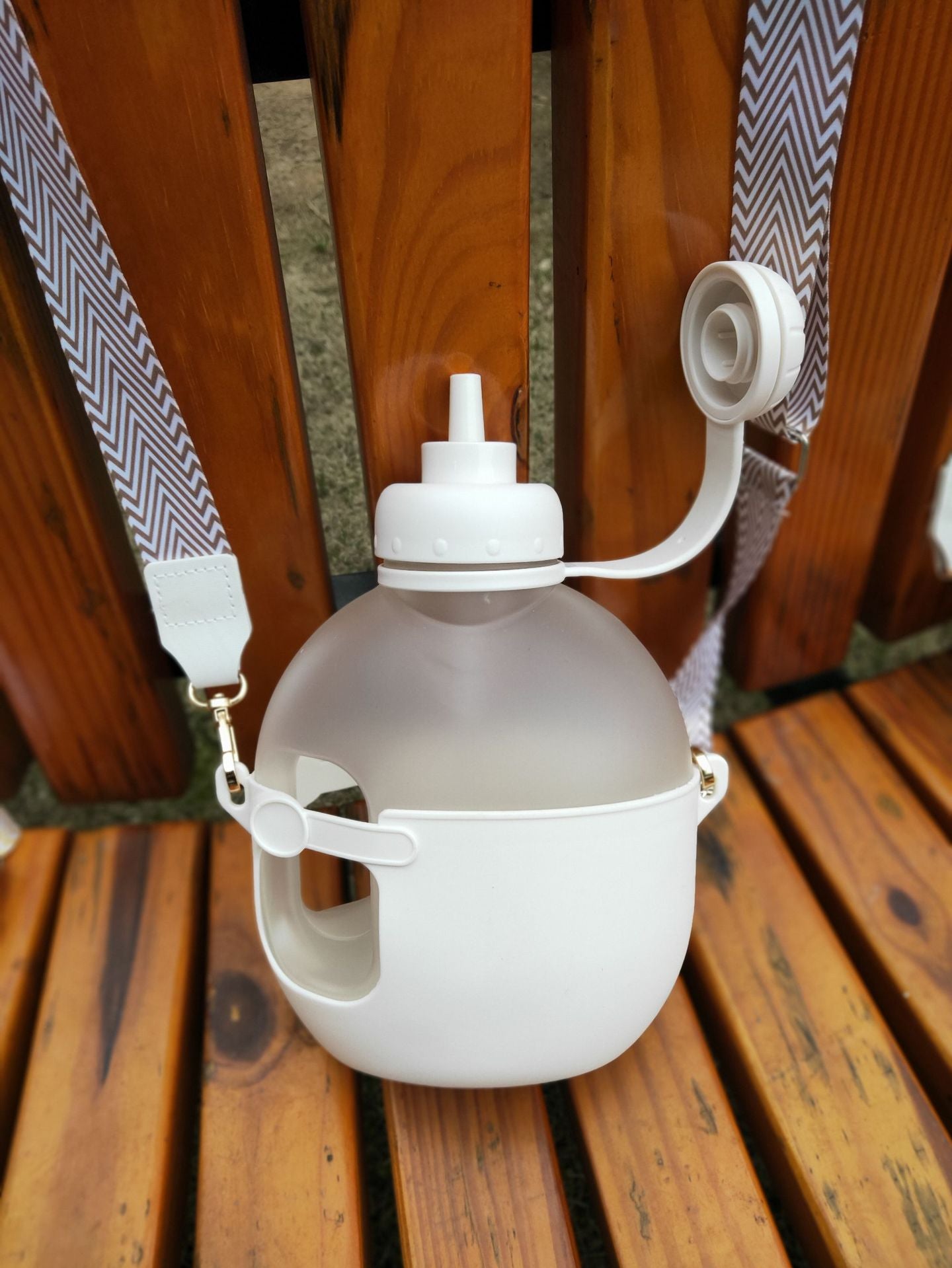 Large Capacity Straw Kettle Strap Plastic Cup