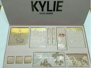 Spot kylie gift box eye shadow highlight lip gloss gift bag 11