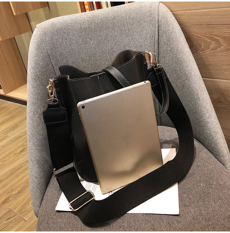 Messenger Bag Women Bucket Shoulder Bag Large Capacity Vintage Matte PU Leather Lady Handbag Luxury Designer Bolsos Mujer Black