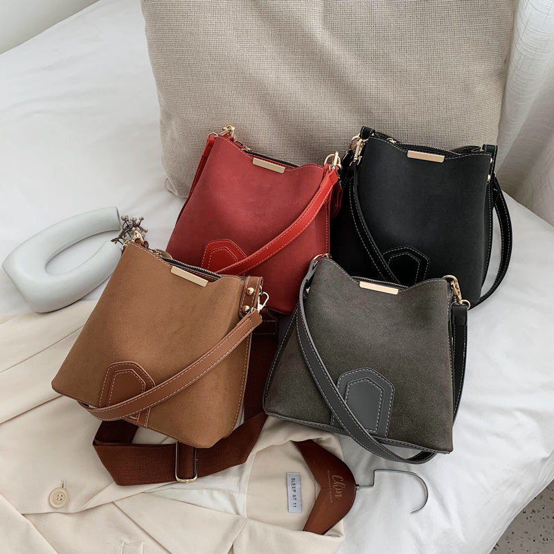 Vintage Scrub Leather Bucket Bags For Women 2022 Trending Designer Crossbody Shoulder Handbags Women's Wide Shoulder Belt Bag 4.