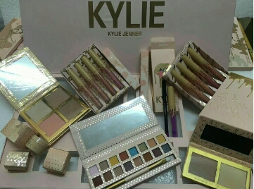 Spot kylie gift box eye shadow highlight lip gloss gift bag 11