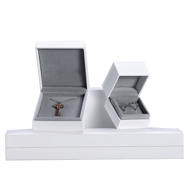 Cloud Dragon Pattern Packaging Box Pendant Jewelry