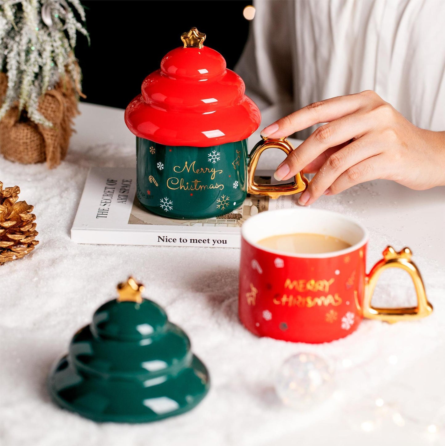 Gilt Christmas Tree Shaped Ceramic Mug With Lid