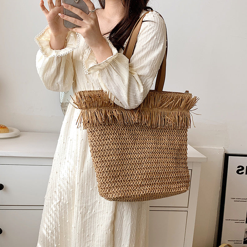 Travel Rattan High Capacity Tassel Designer Big Straw Bags For Women 2022 Trend Summer Fashion Wicker Shoulder Bag Beach Handbag