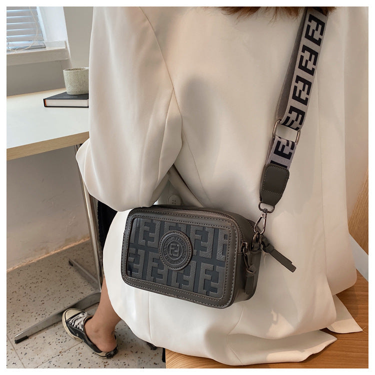 Foreign Trade Small Bag Women 2021 New Retro Fashion Double Zipper Camera Bag Letter Wide Shoulder Strap Single Shoulder Messenger Bag