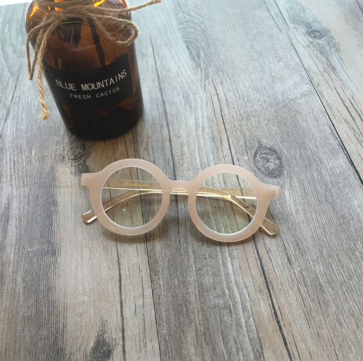 Retro round frame glasses