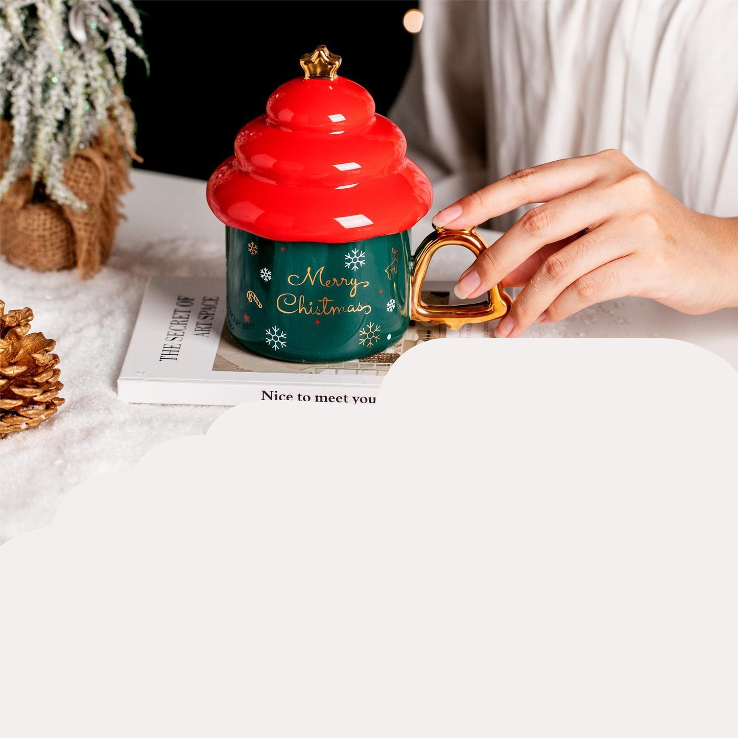 Gilt Christmas Tree Shaped Ceramic Mug With Lid