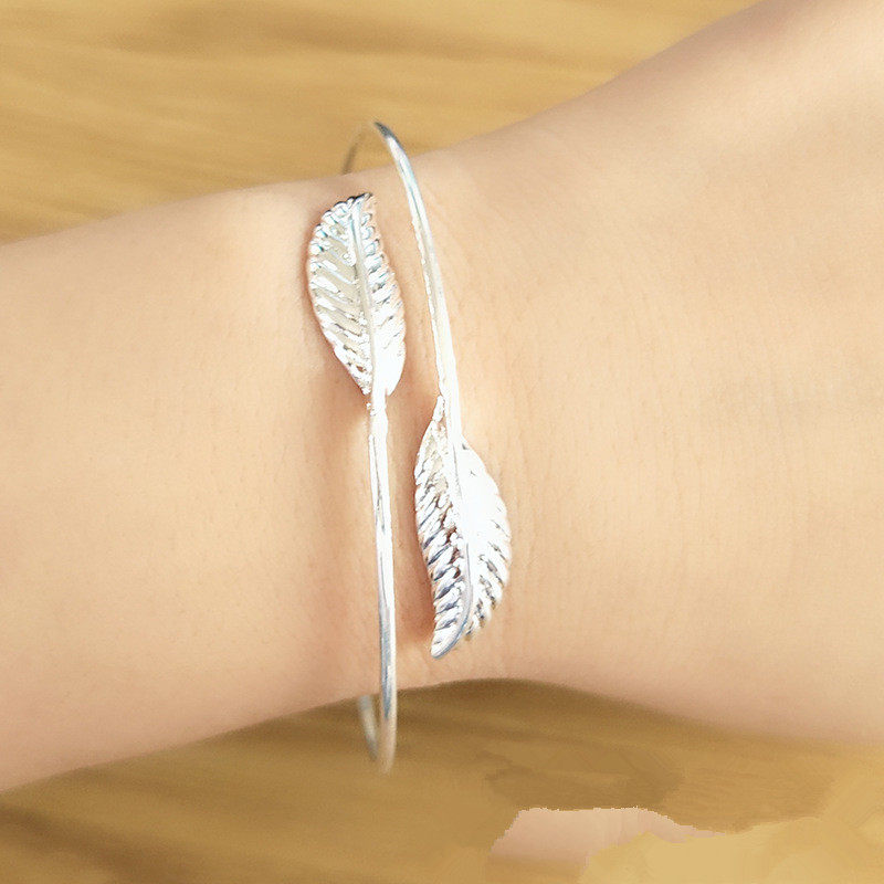 Leaf bracelet