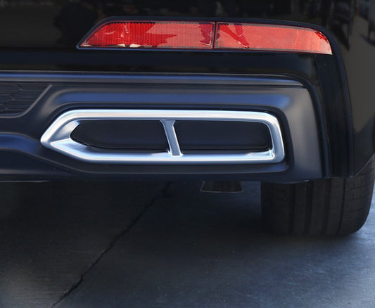 Modified Tail Throat Decorative Frame With High Four-out Tail Throat Patch