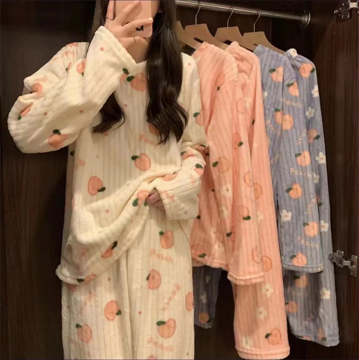 2023 Winter Home Wear Women Can Wear Coral Velvet Warm Printed Thickened Long Sleeve Home Casual Warm Suit